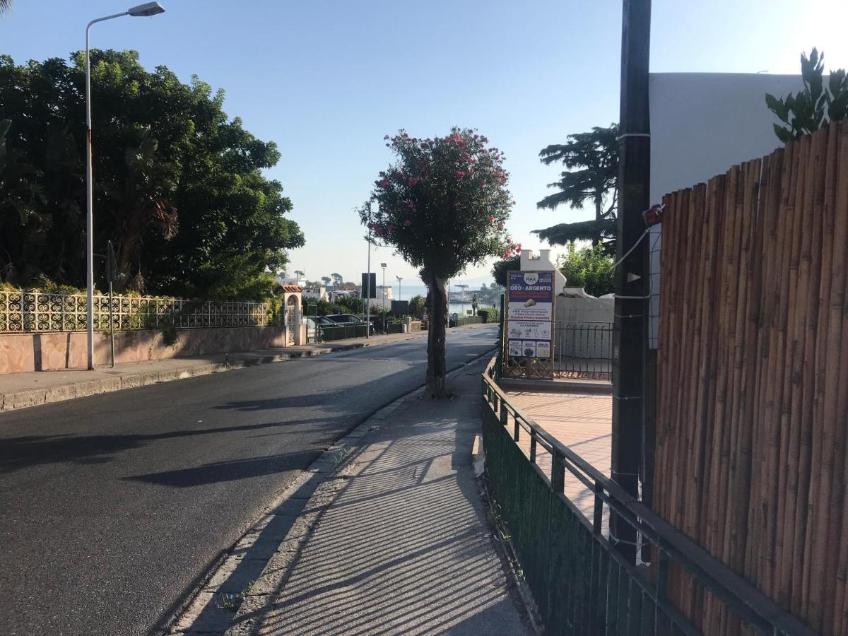 La Casetta Al Porto Di Ischia Lägenhet Exteriör bild